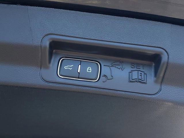 New 2025 Ford Explorer Active w/ Active Comfort Package image 9