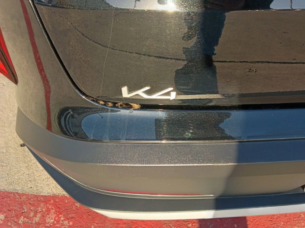 Used 2025 Kia K4 LXS image 12