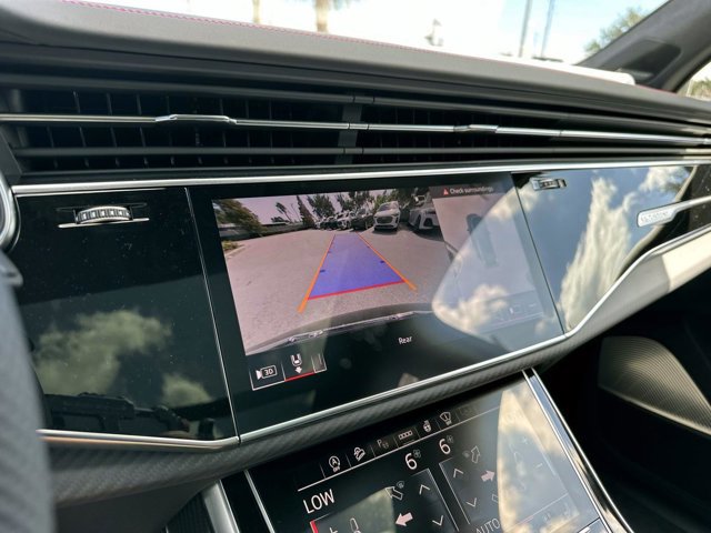 New 2026 Audi SQ7 Prestige image 25