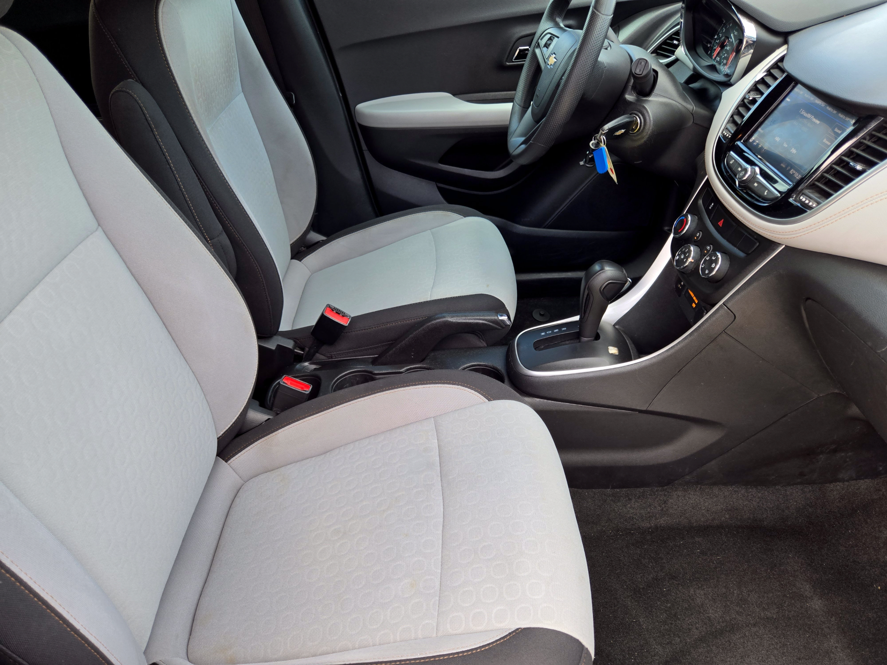Used 2022 Chevrolet Trax LS w/ Tint and Cruise Package FWD image 10