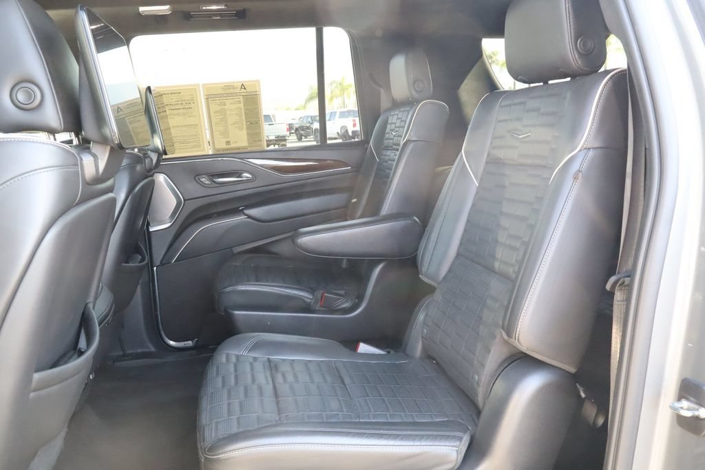 Used 2022 Cadillac Escalade ESV Sport Platinum AWD/4WD image 36