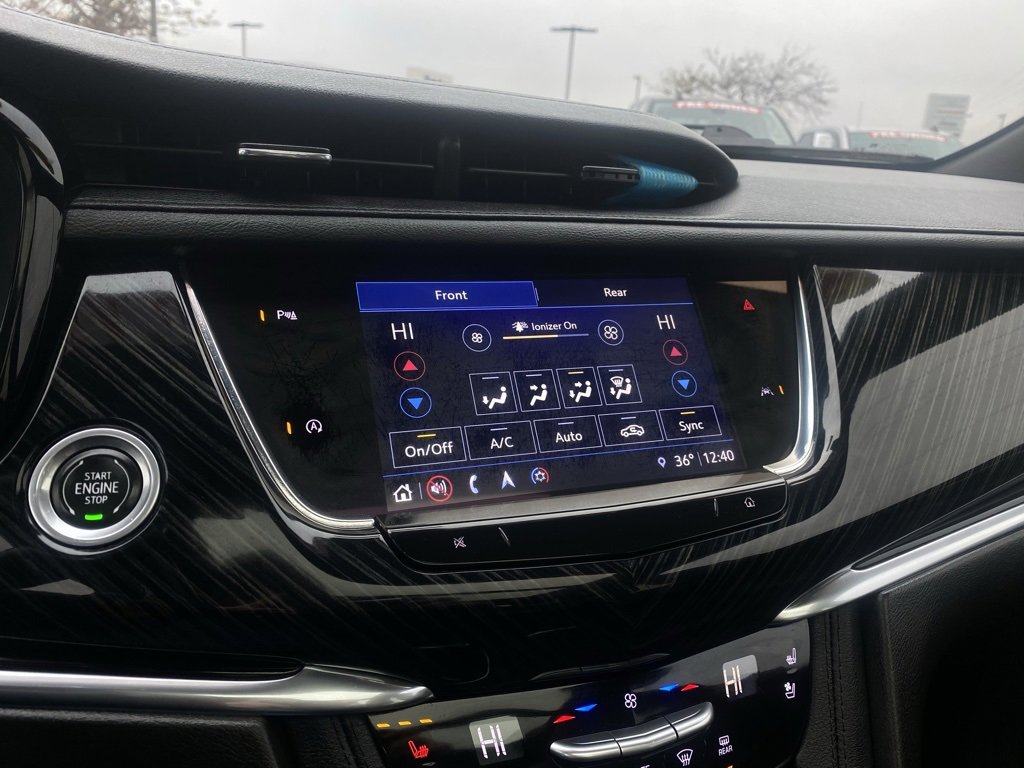 Used 2023 Cadillac XT6 Premium Luxury image 16