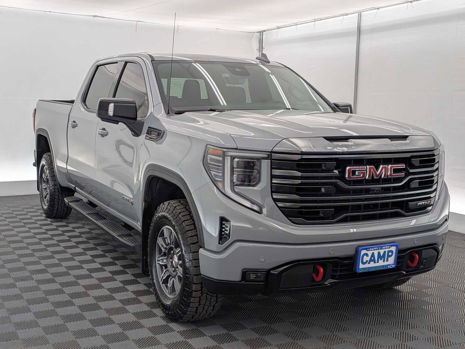 Used 2024 GMC Sierra 1500 AT4 w/ Technology Package AWD/4WD image 8