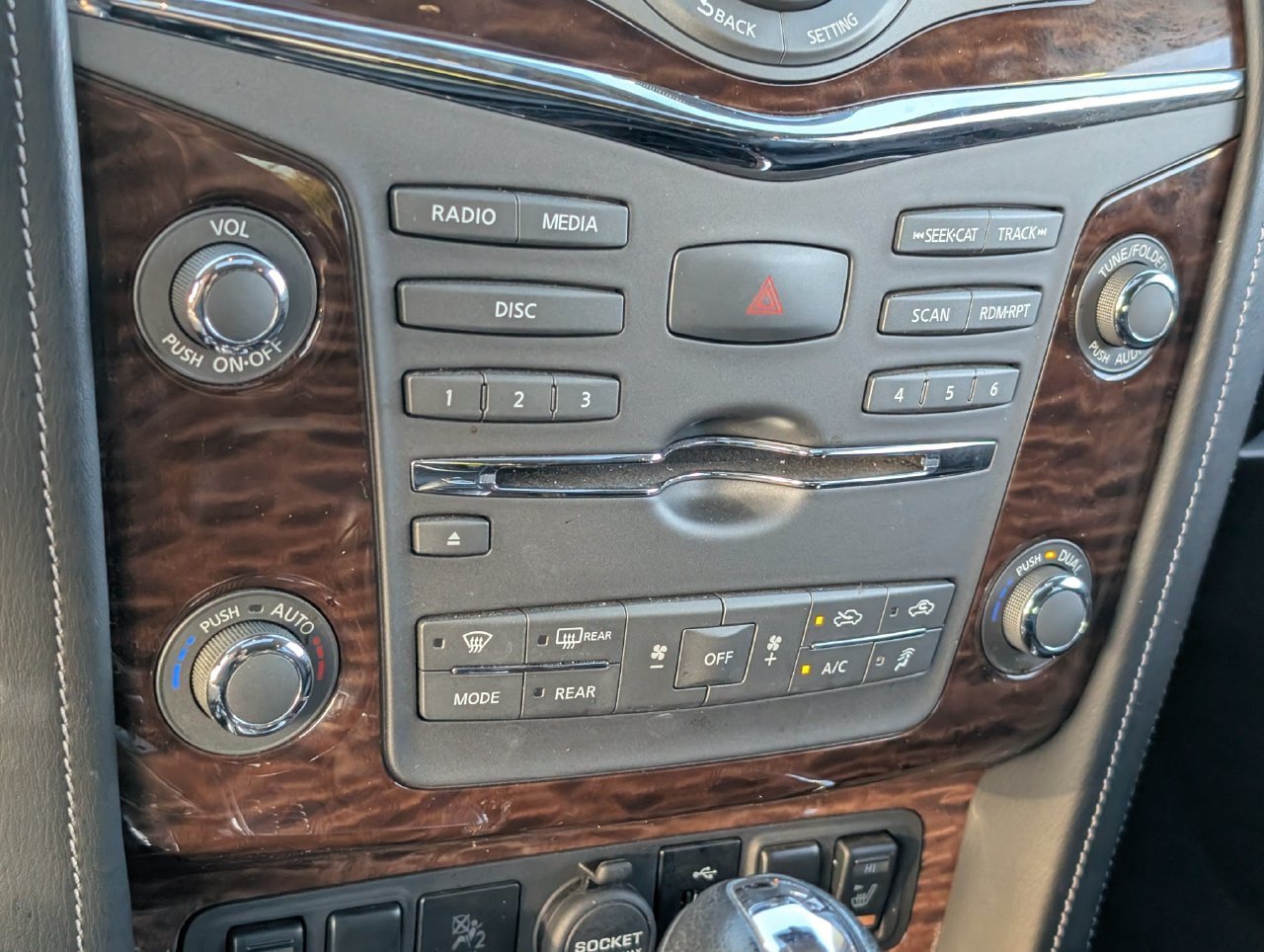 Used 2020 Nissan Armada SL w/ Premium Package RWD image 16