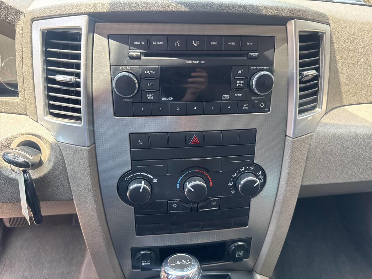 Used 2009 Jeep Grand Cherokee Laredo AWD/4WD image 19