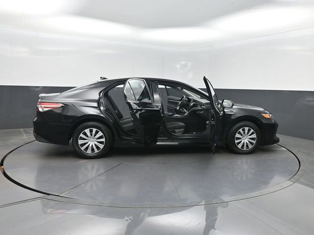 Used 2019 Toyota Camry LE FWD image 36