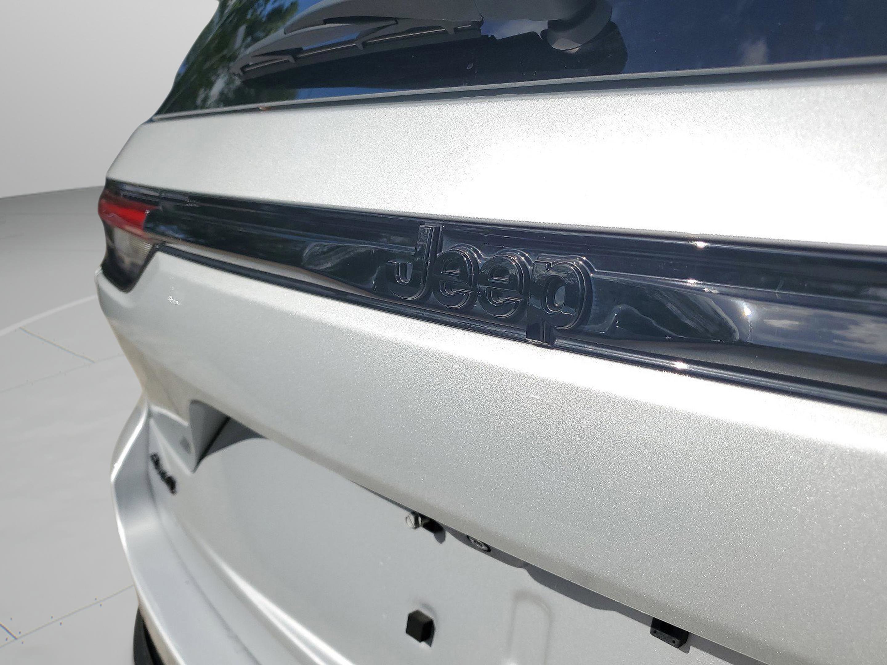 Certified 2024 Jeep Grand Cherokee Altitude image 7