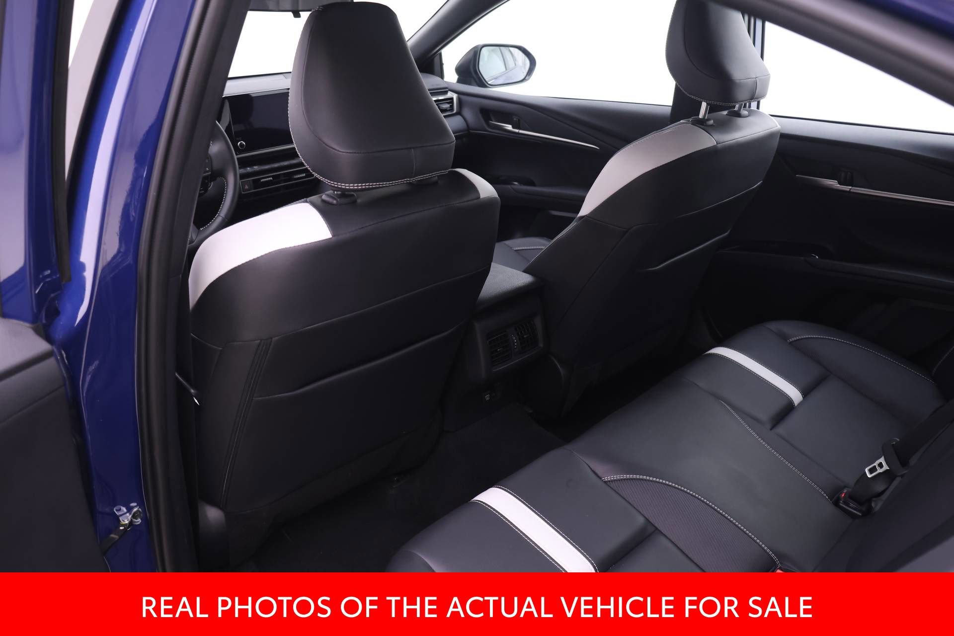 Certified 2025 Toyota Camry SE FWD image 10