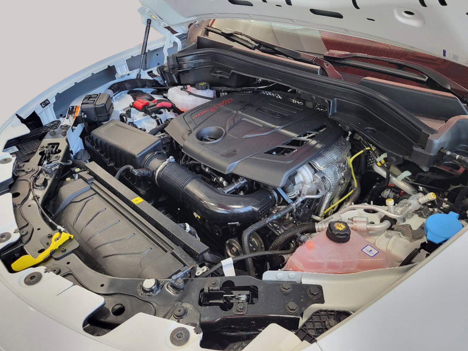 New 2025 Alfa Romeo Stelvio Sprint image 98