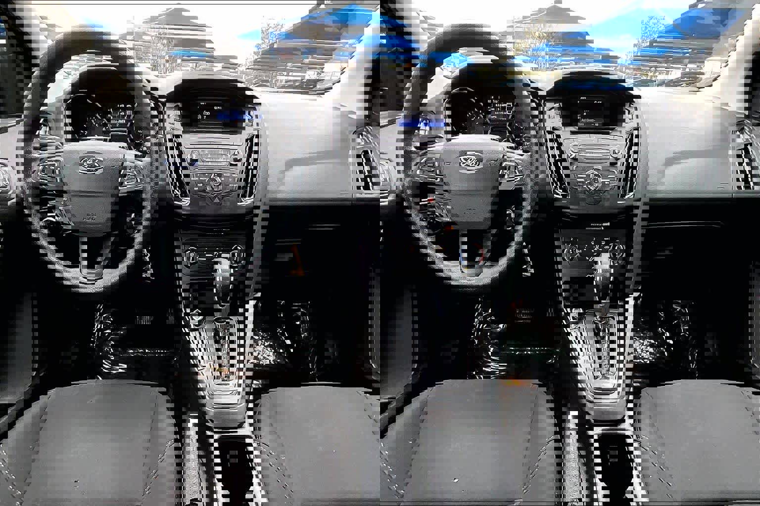 Used 2017 Ford Focus SE image 16