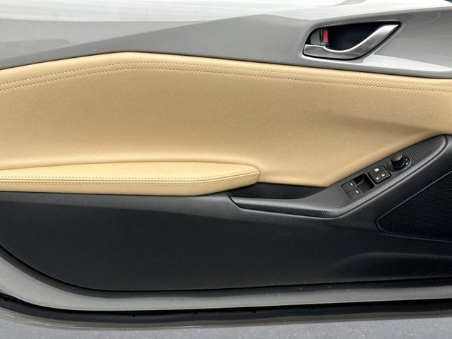 Used 2025 MAZDA MX-5 Miata RF Grand Touring w/ Appearance Package RWD image 9