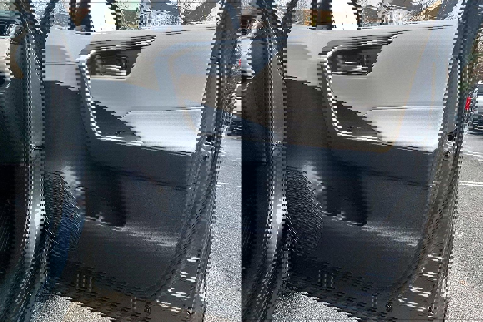 Used 2025 Toyota RAV4 XLE image 22