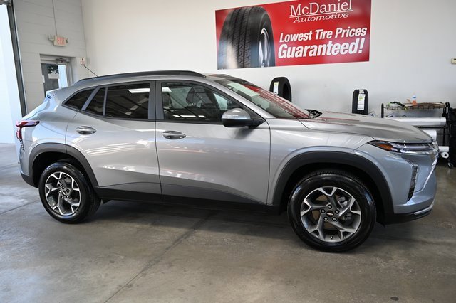 Used 2024 Chevrolet Trax LT w/ Driver Confidence Package image 4