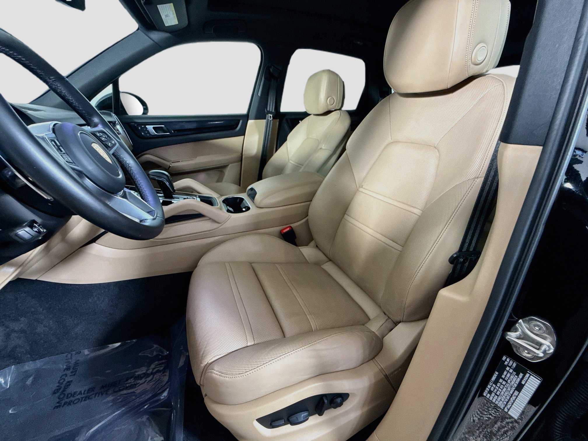 Used 2023 Porsche Cayenne AWD/4WD image 22