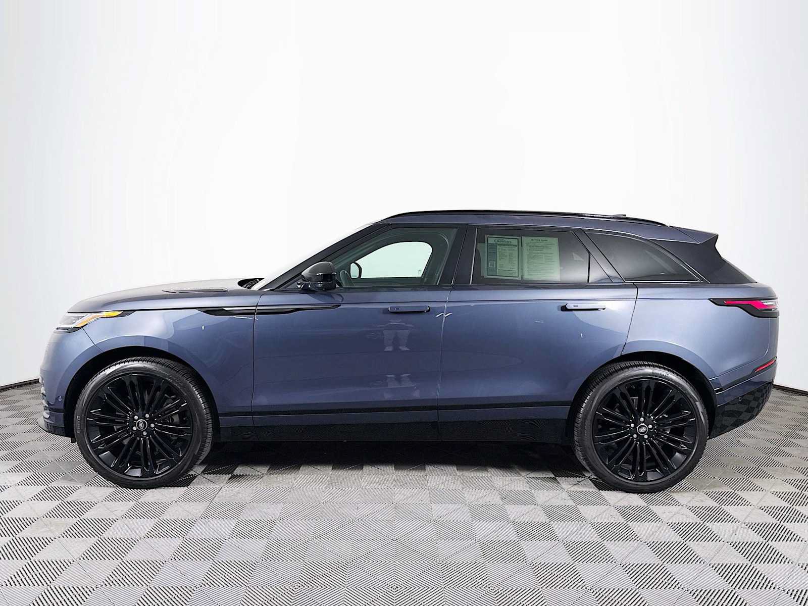 Used 2026 Land Rover Range Rover Velar Dynamic SE AWD/4WD image 8