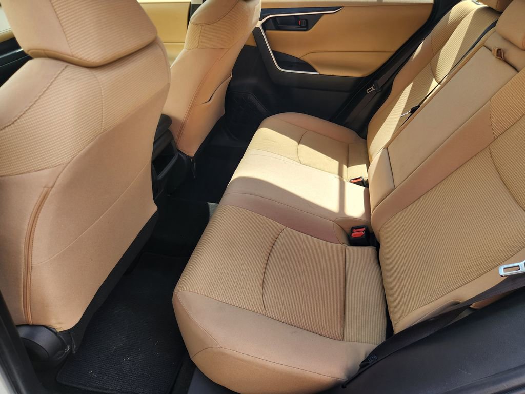 Used 2019 Toyota RAV4 LE image 10