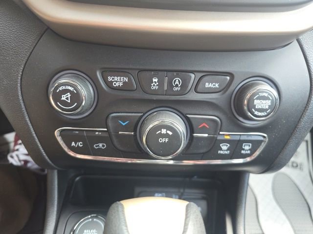 Certified 2016 Jeep Cherokee Latitude AWD/4WD image 19