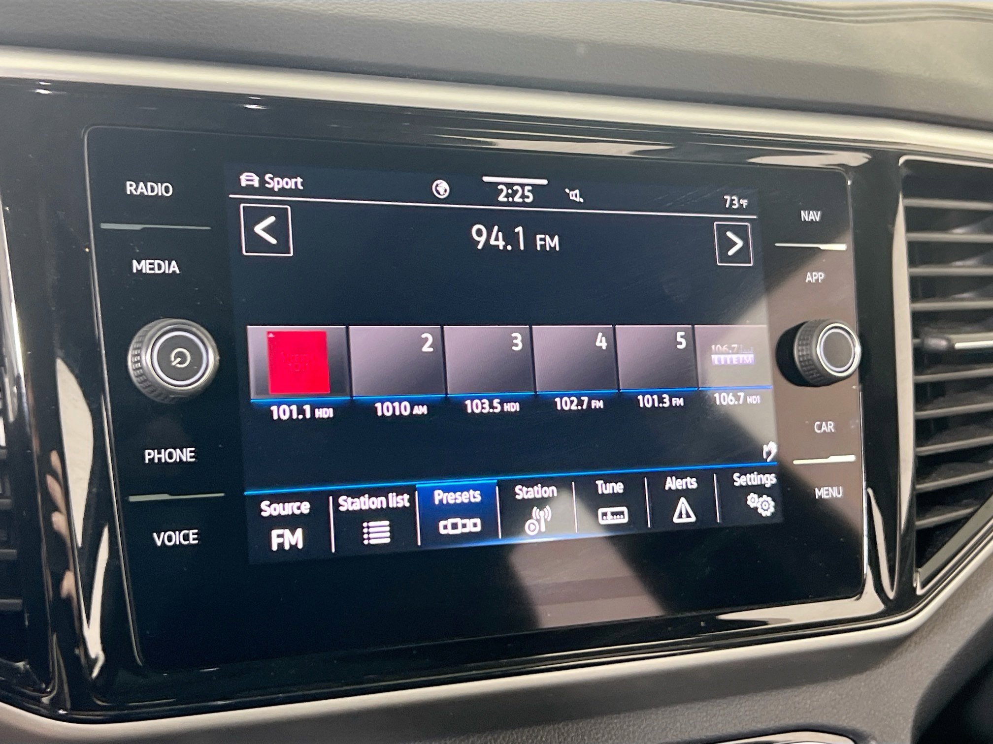 Used 2023 Volkswagen Atlas Cross Sport SEL R-Line image 15