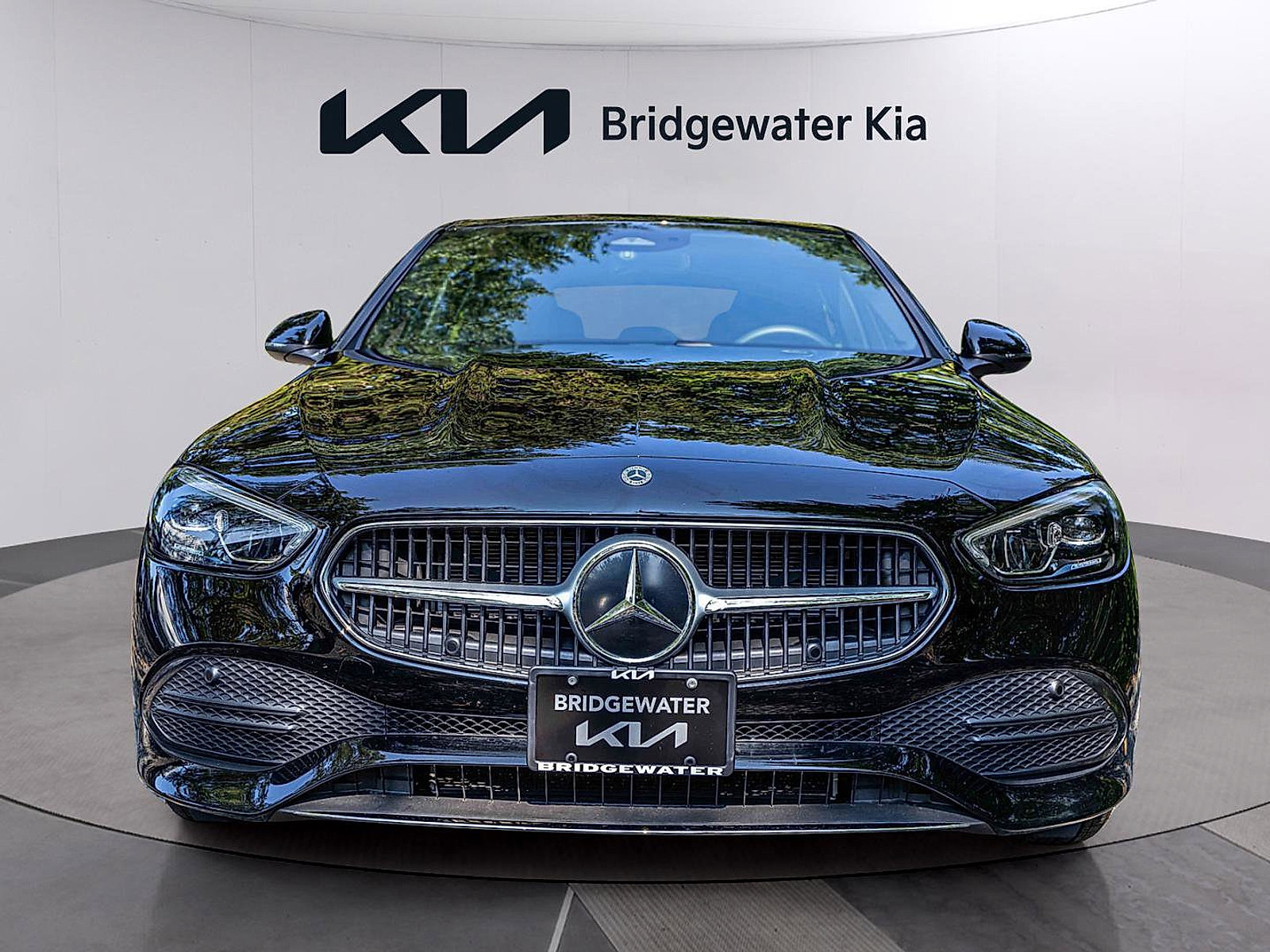 Used 2025 Mercedes-Benz C 300 4MATIC Sedan image 2