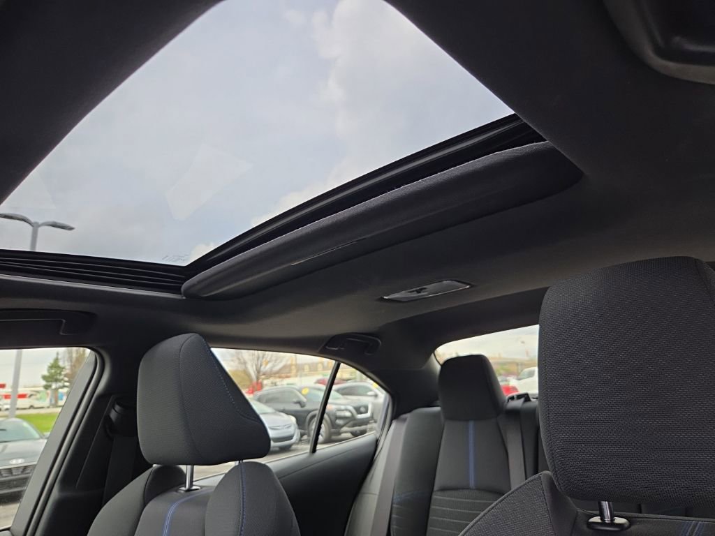 Used 2022 Toyota Corolla SE w/ SE Premium Package image 19