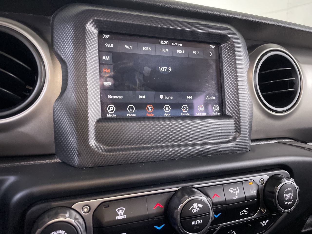 Used 2019 Jeep Wrangler Unlimited Sport S AWD/4WD image 14