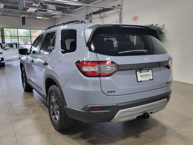 Certified 2025 Honda Pilot TrailSport image 7