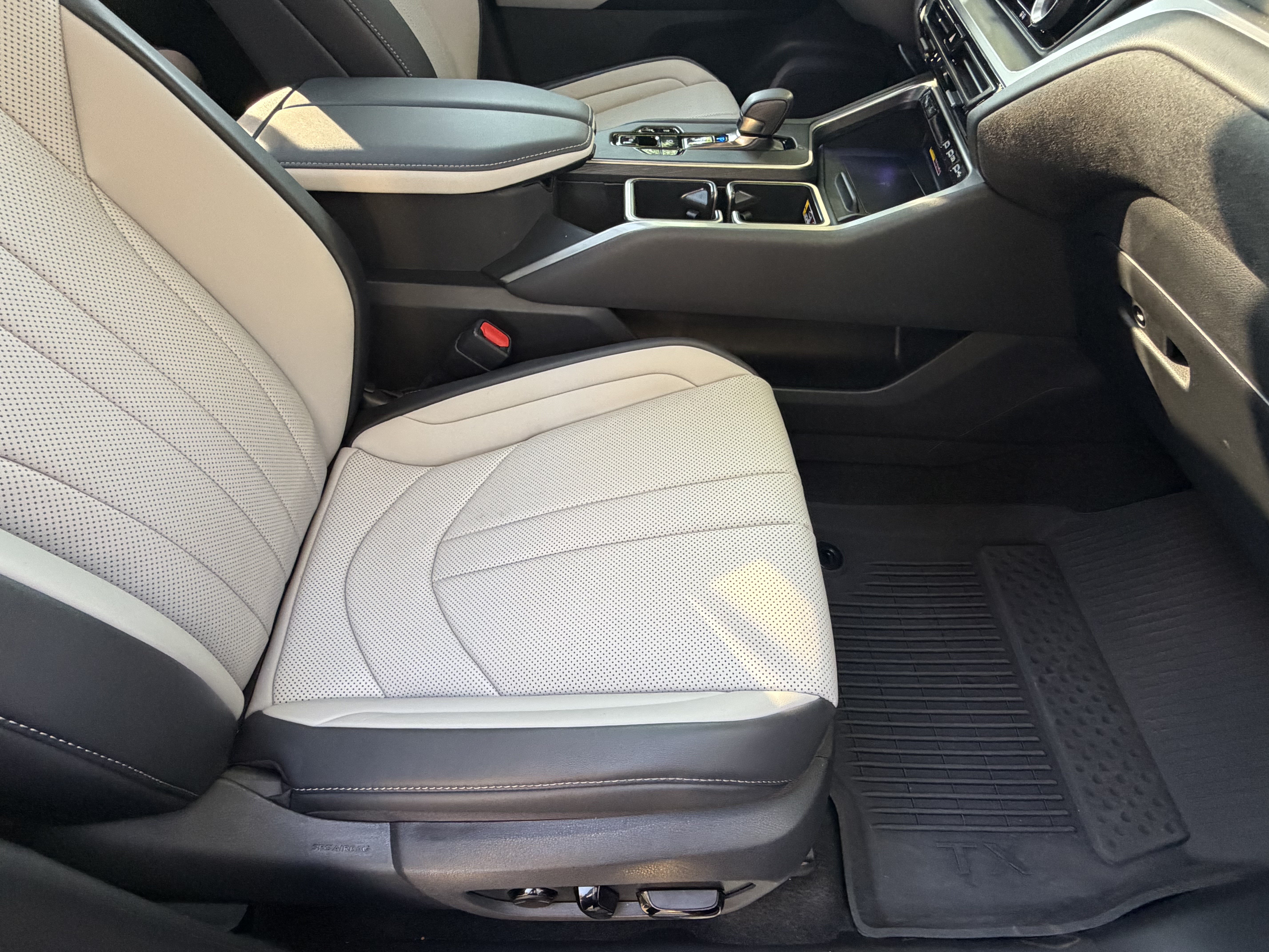 Used 2025 Lexus TX 350 AWD image 45