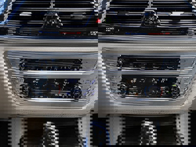 Used 2020 BMW 750i xDrive w/ Executive Package image 19