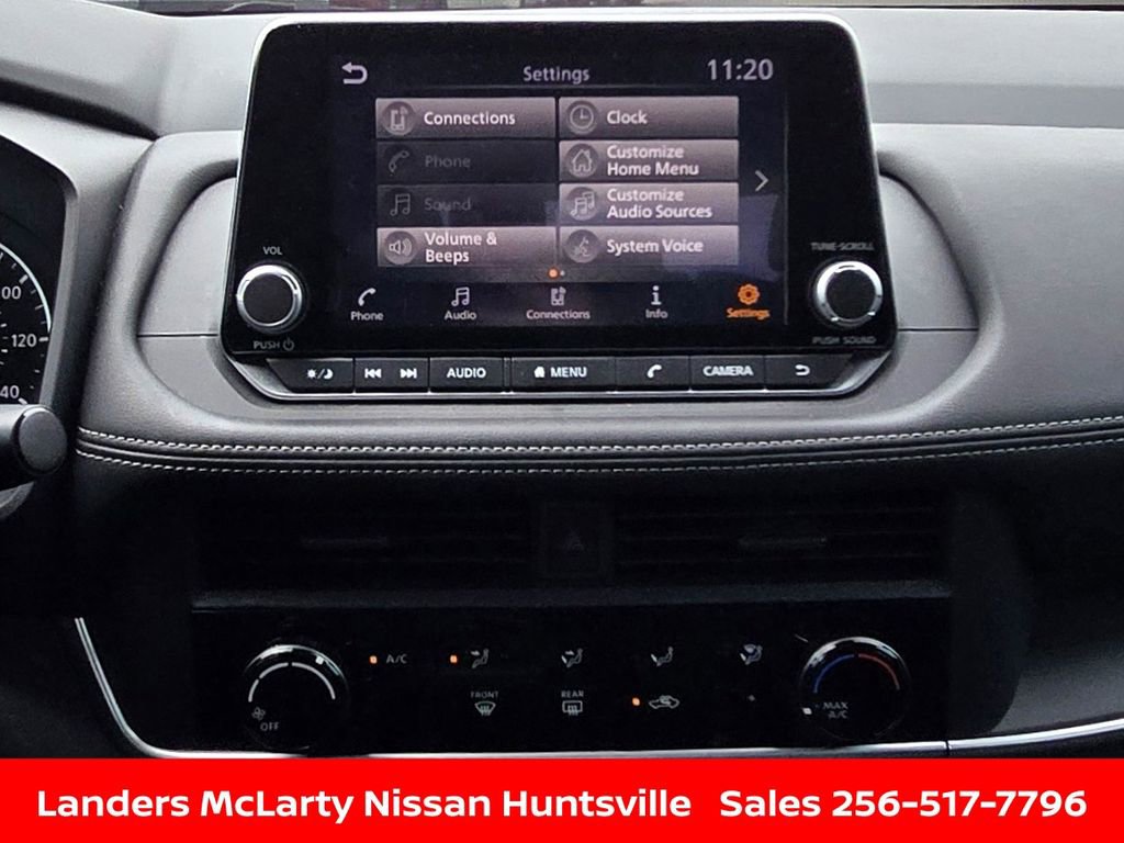 Used 2025 Nissan Rogue S AWD/4WD image 18
