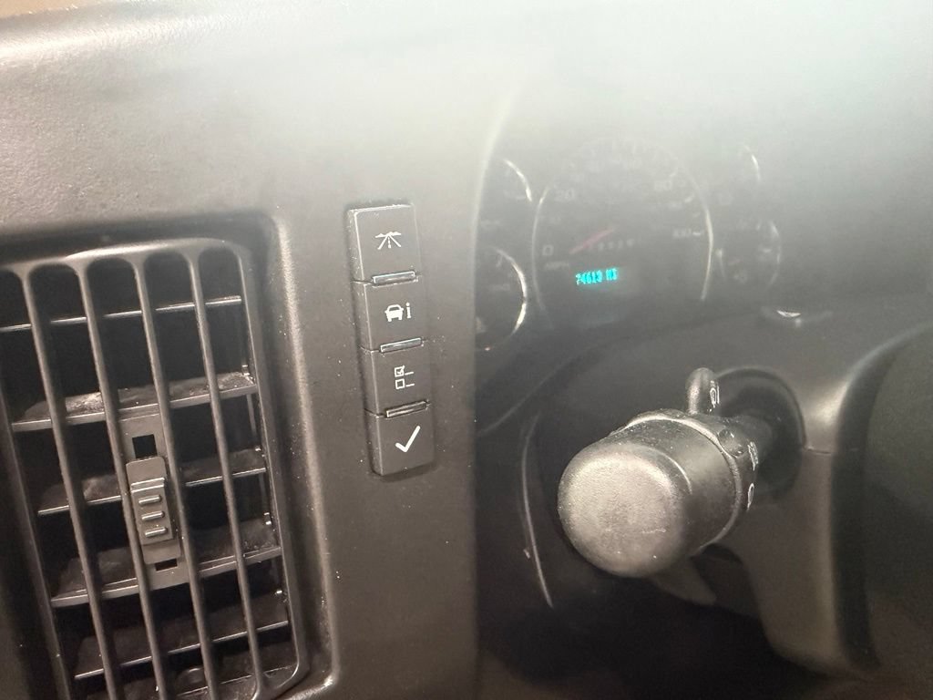 Used 2011 Chevrolet Express 3500 LS RWD image 18