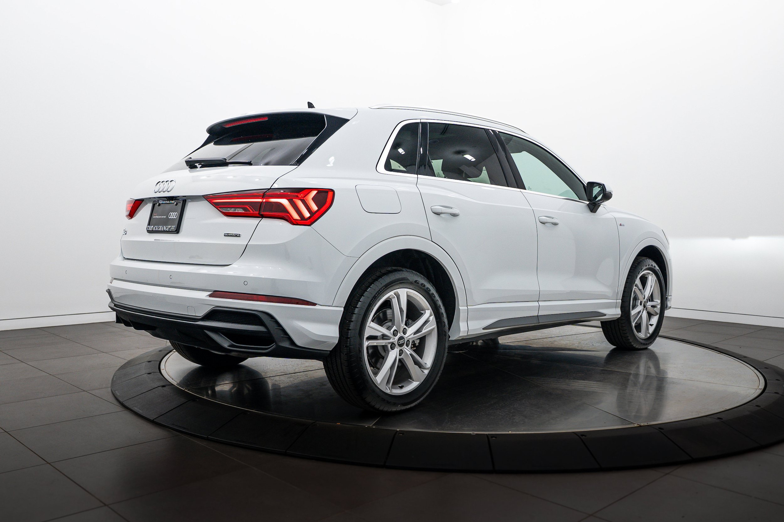 Certified 2023 Audi Q3 2.0T Premium AWD/4WD image 4