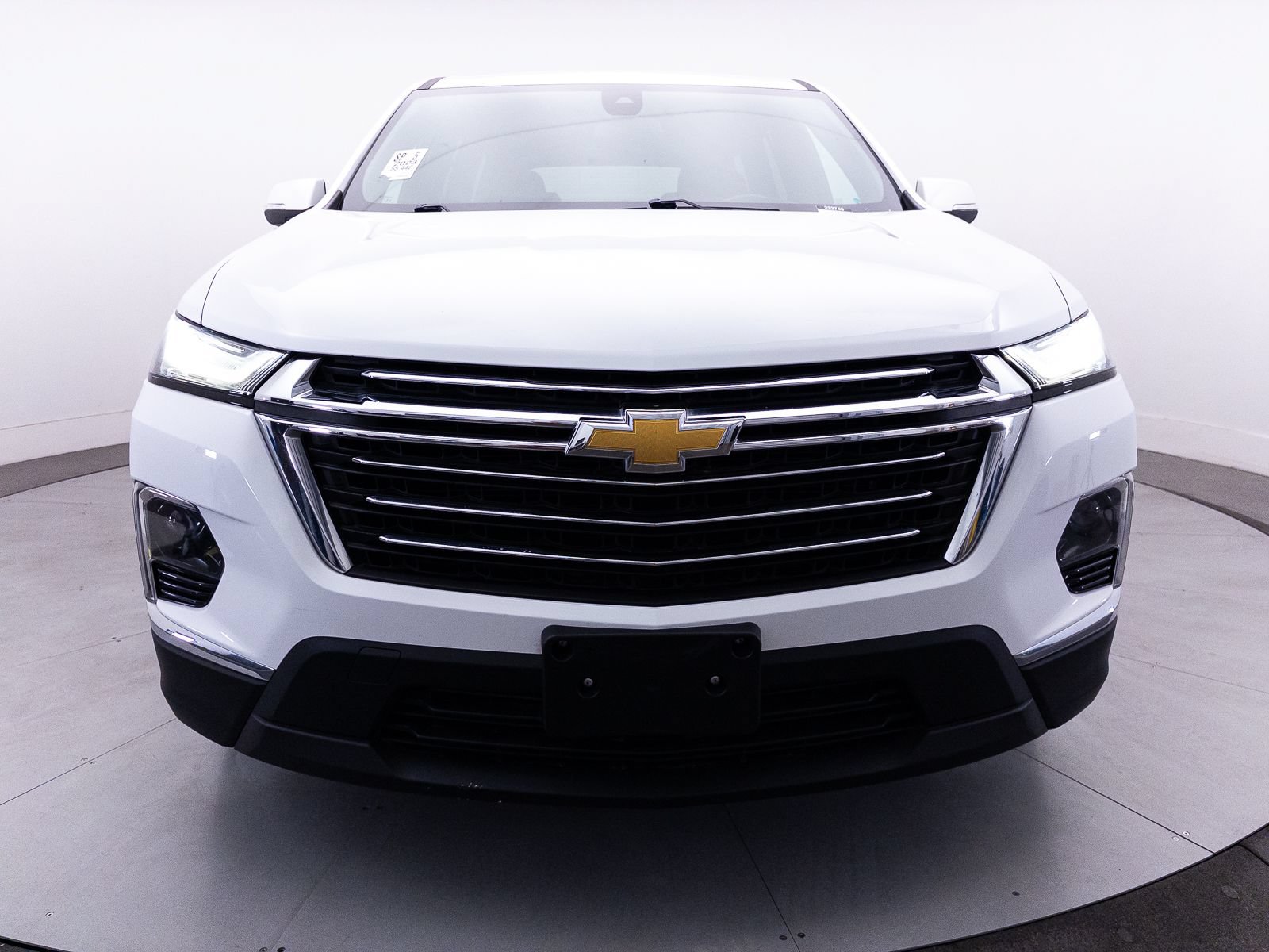 Used 2023 Chevrolet Traverse LT w/ LPO, Cargo Package FWD image 10