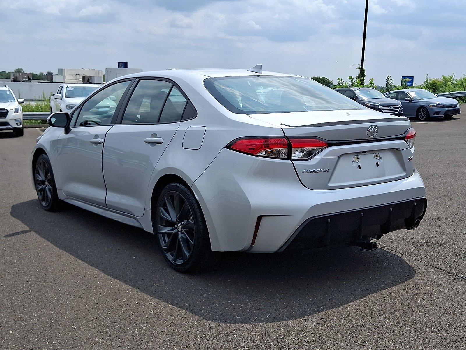 Used 2023 Toyota Corolla SE FWD image 4