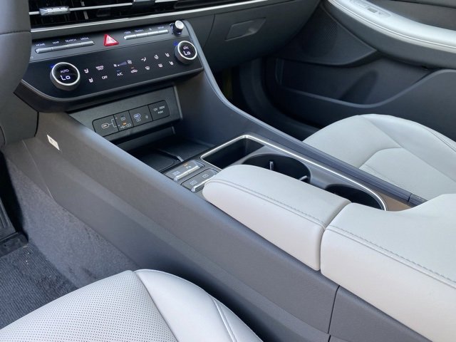 New 2025 Hyundai Sonata Limited image 13