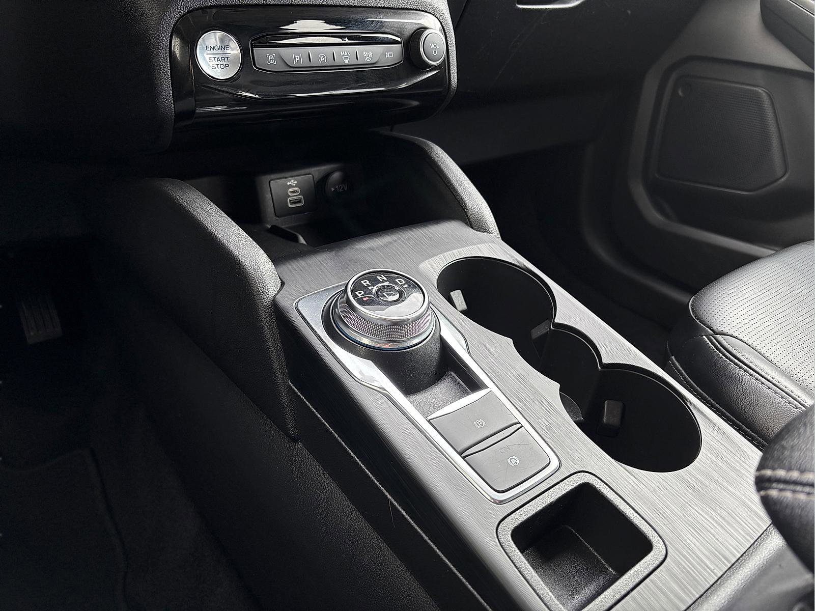 Used 2024 Ford Escape Platinum AWD/4WD image 30