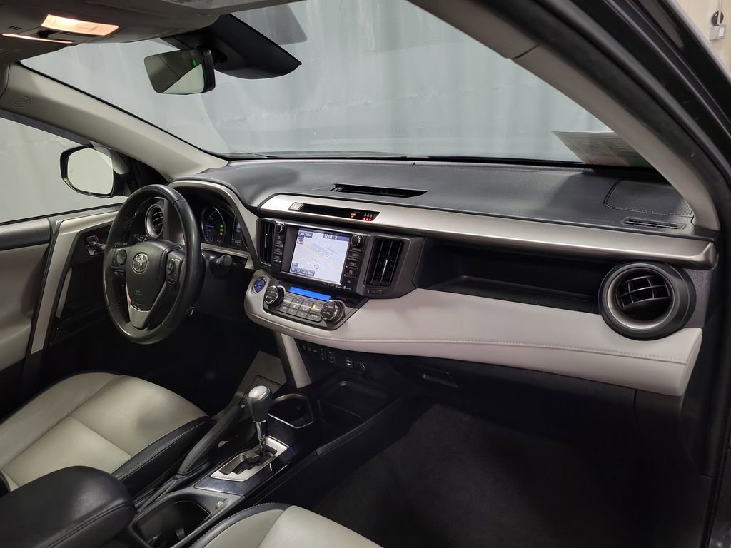 Used 2018 Toyota RAV4 Limited image 26