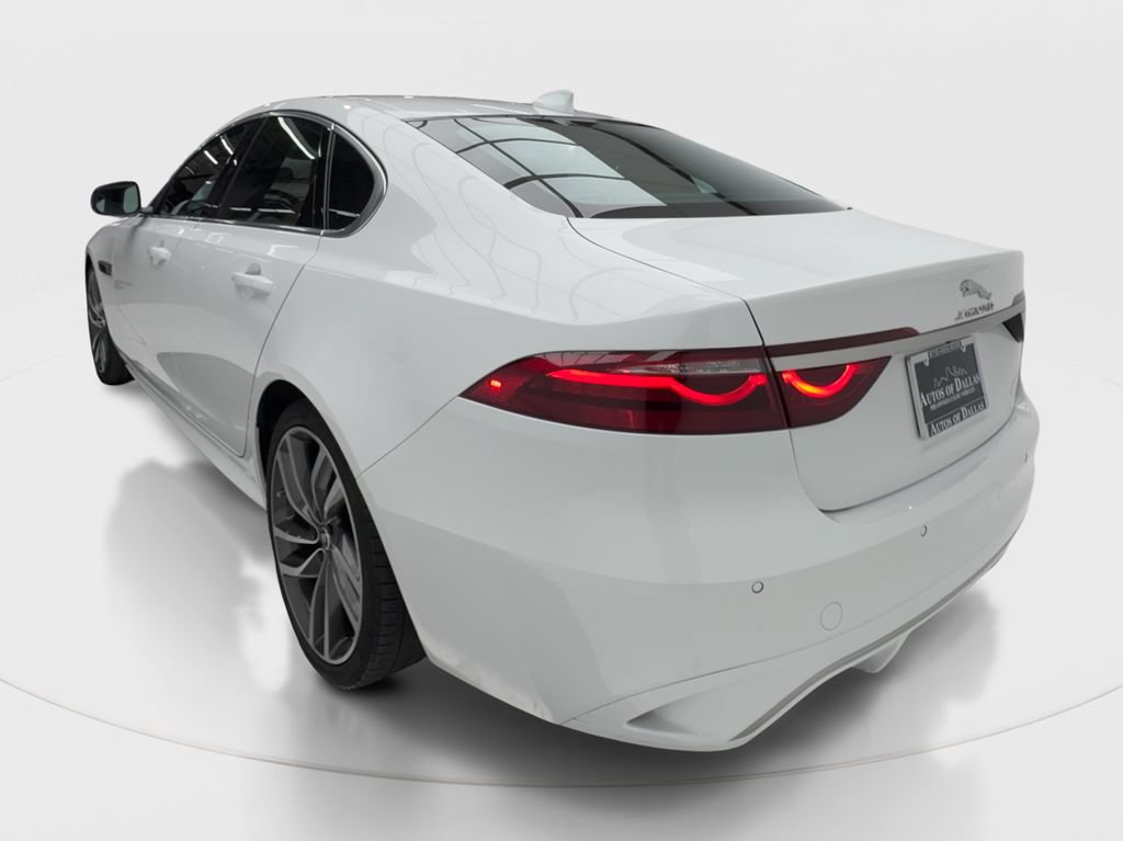 Used 2024 Jaguar XF R-Dynamic SE RWD image 10