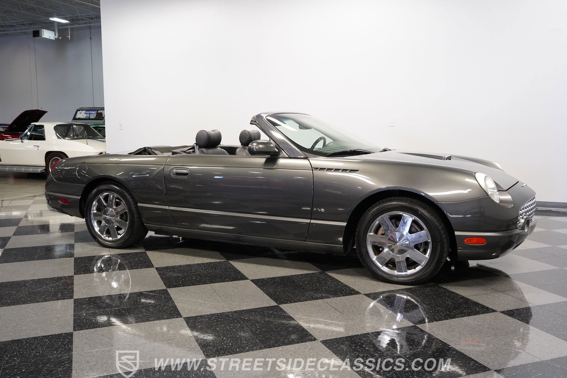 Used 2003 Ford Thunderbird image 16