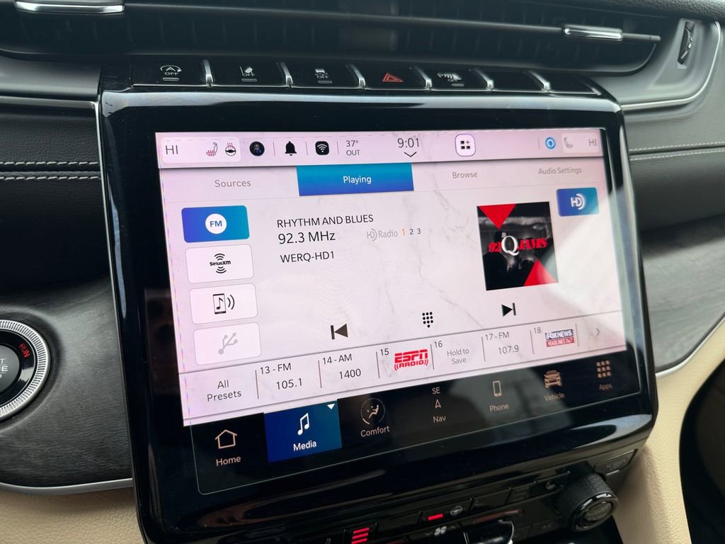 Used 2023 Jeep Grand Cherokee Limited image 19