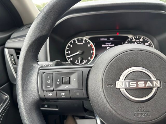 Used 2024 Nissan Rogue SV image 15