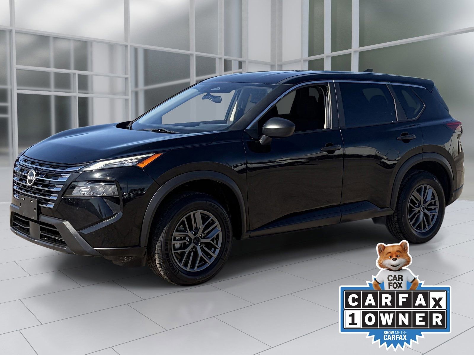 Used 2024 Nissan Rogue S image 2