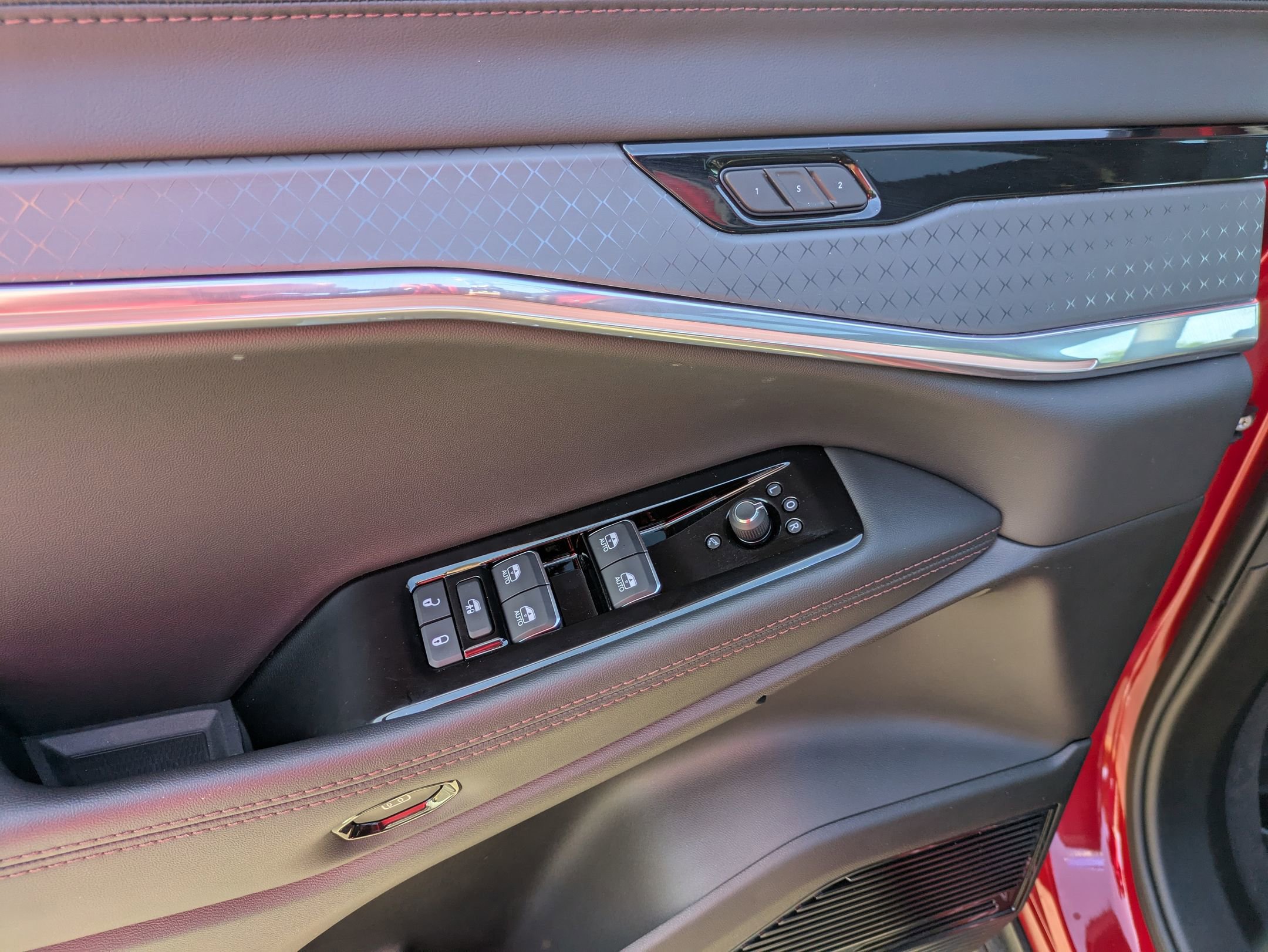 Used 2025 Jeep Wagoneer Limited image 16