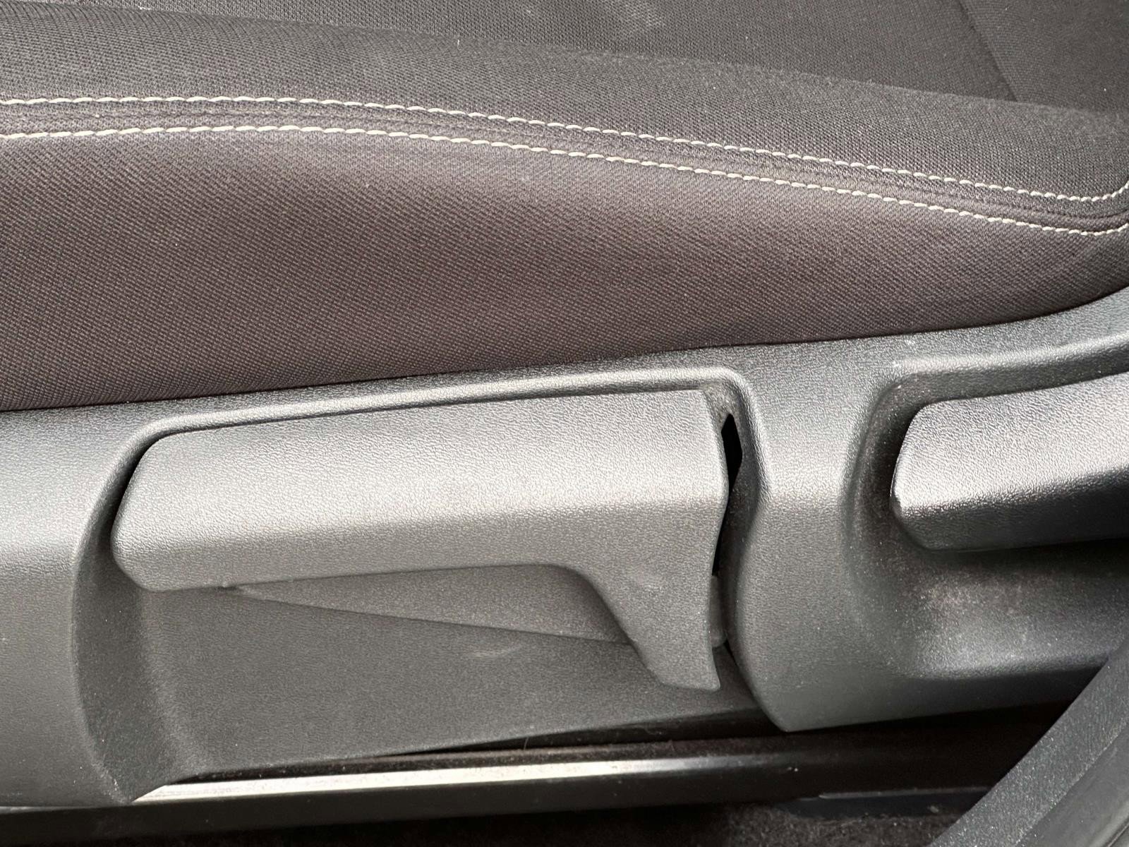 Used 2024 Nissan Rogue S image 14