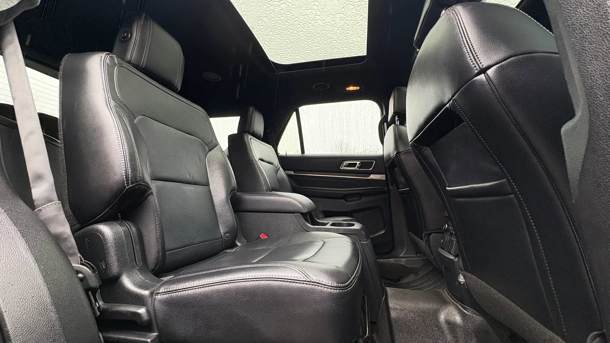 Used 2016 Ford Explorer Limited w/ Equipment Group 301A AWD/4WD image 30
