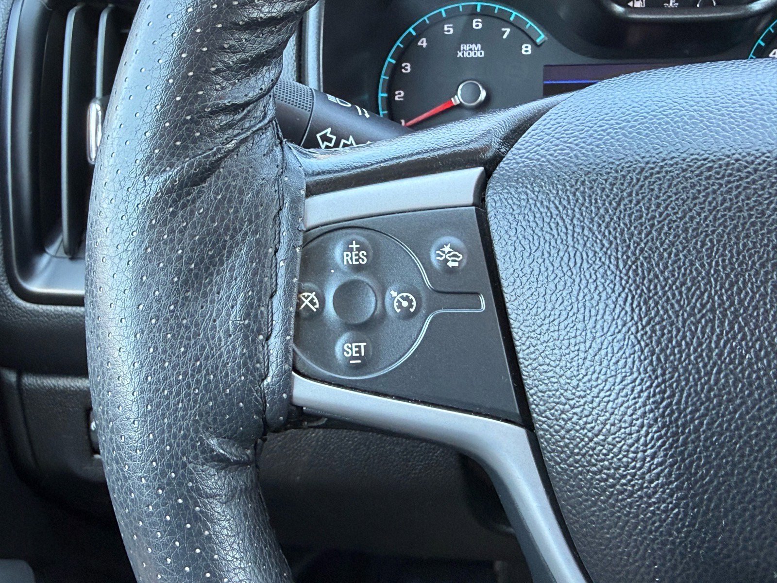 Used 2020 Chevrolet Colorado LT w/ Safety Package image 15