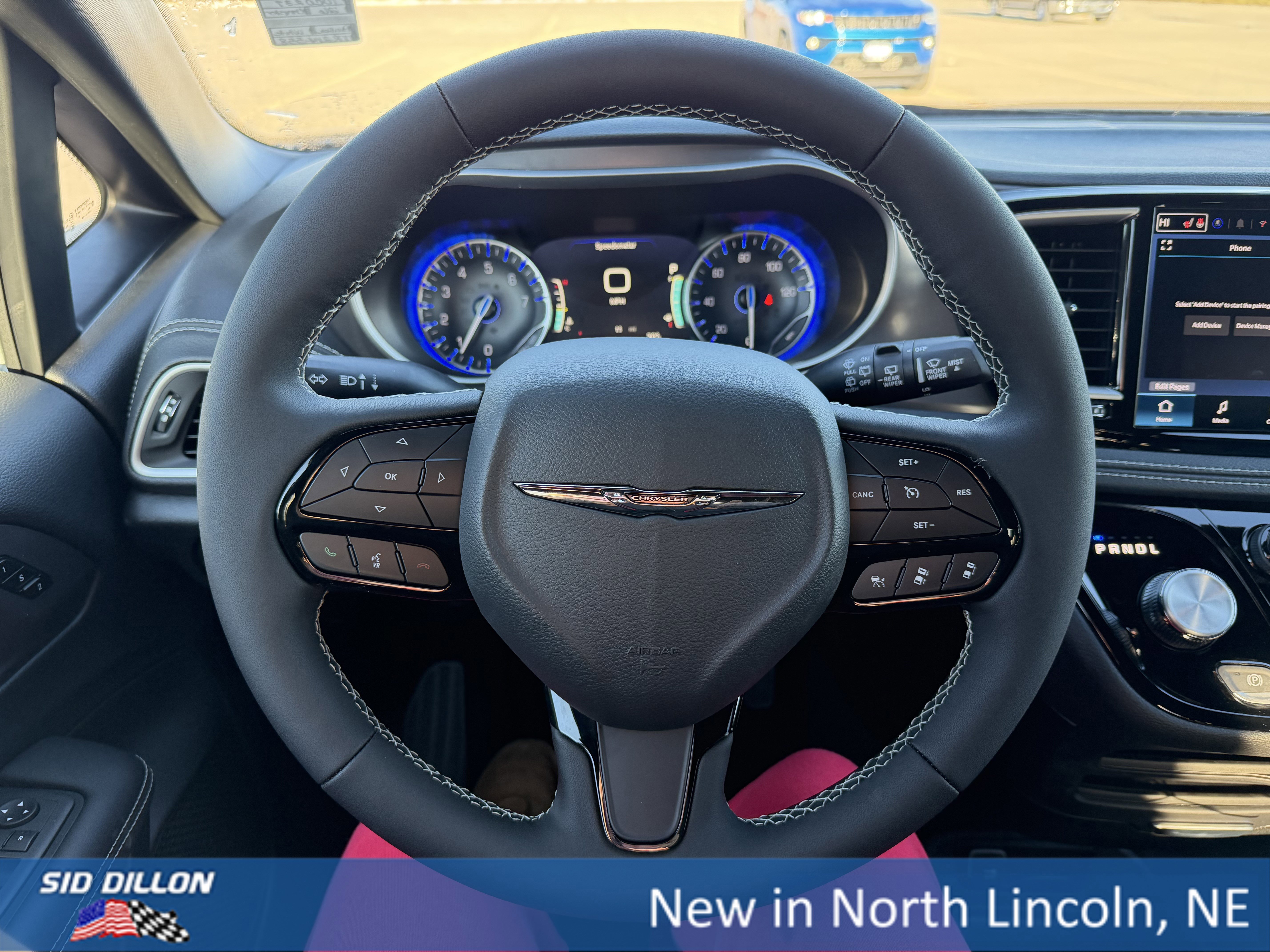 New 2026 Chrysler Pacifica Select w/ S Appearance Package image 8