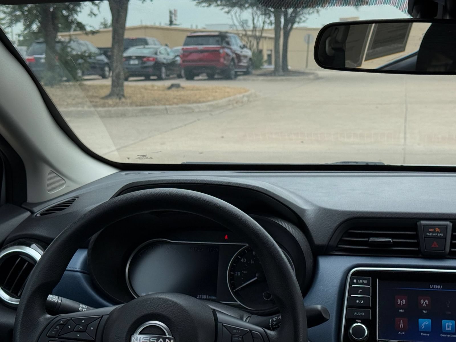 Used 2025 Nissan Versa SV FWD image 29