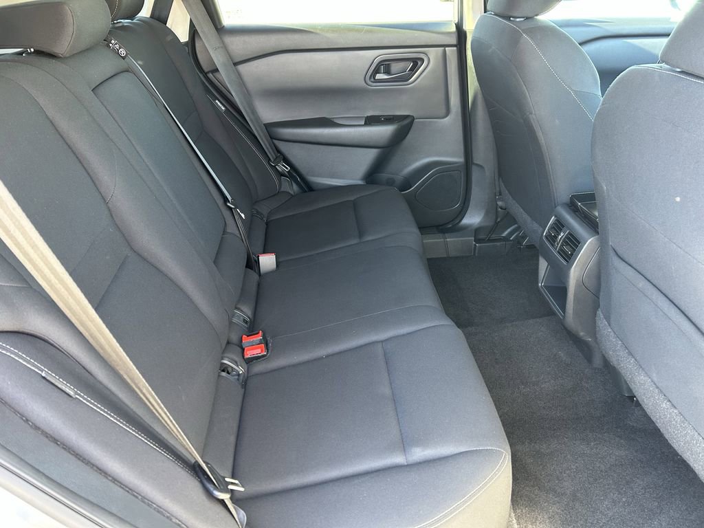 Used 2024 Nissan Rogue S image 11
