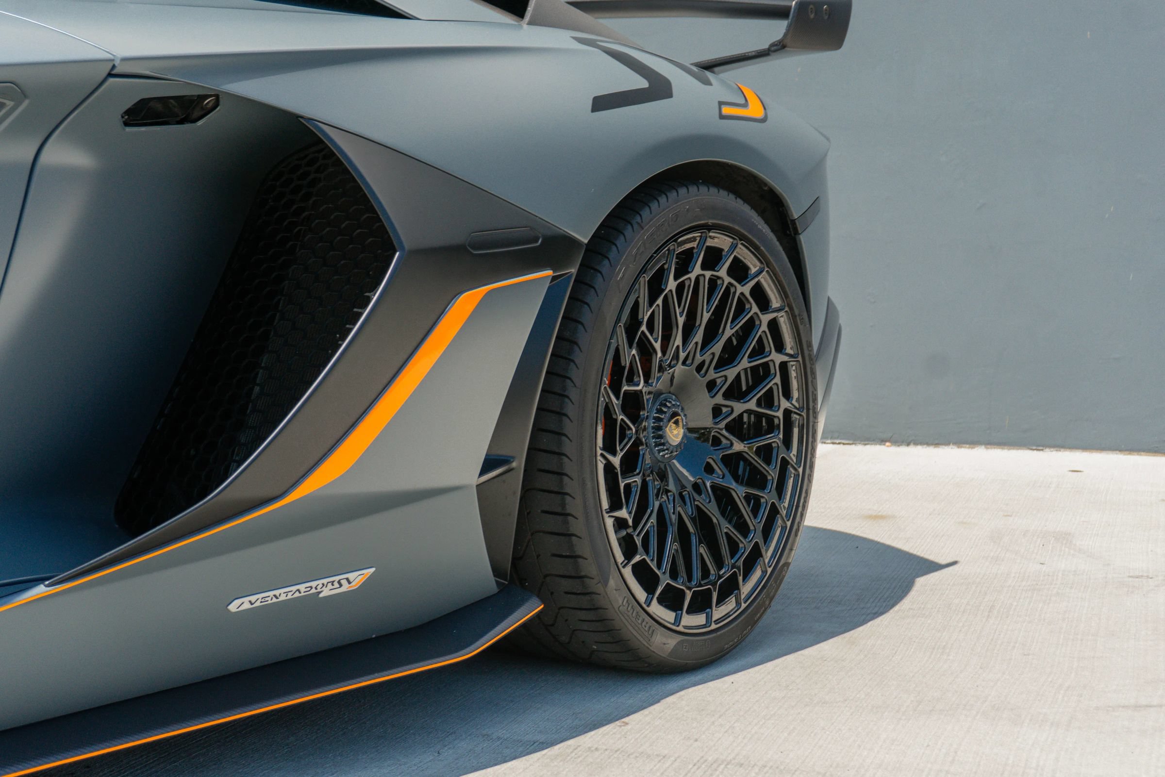 Used 2019 Lamborghini Aventador SVJ AWD/4WD image 26