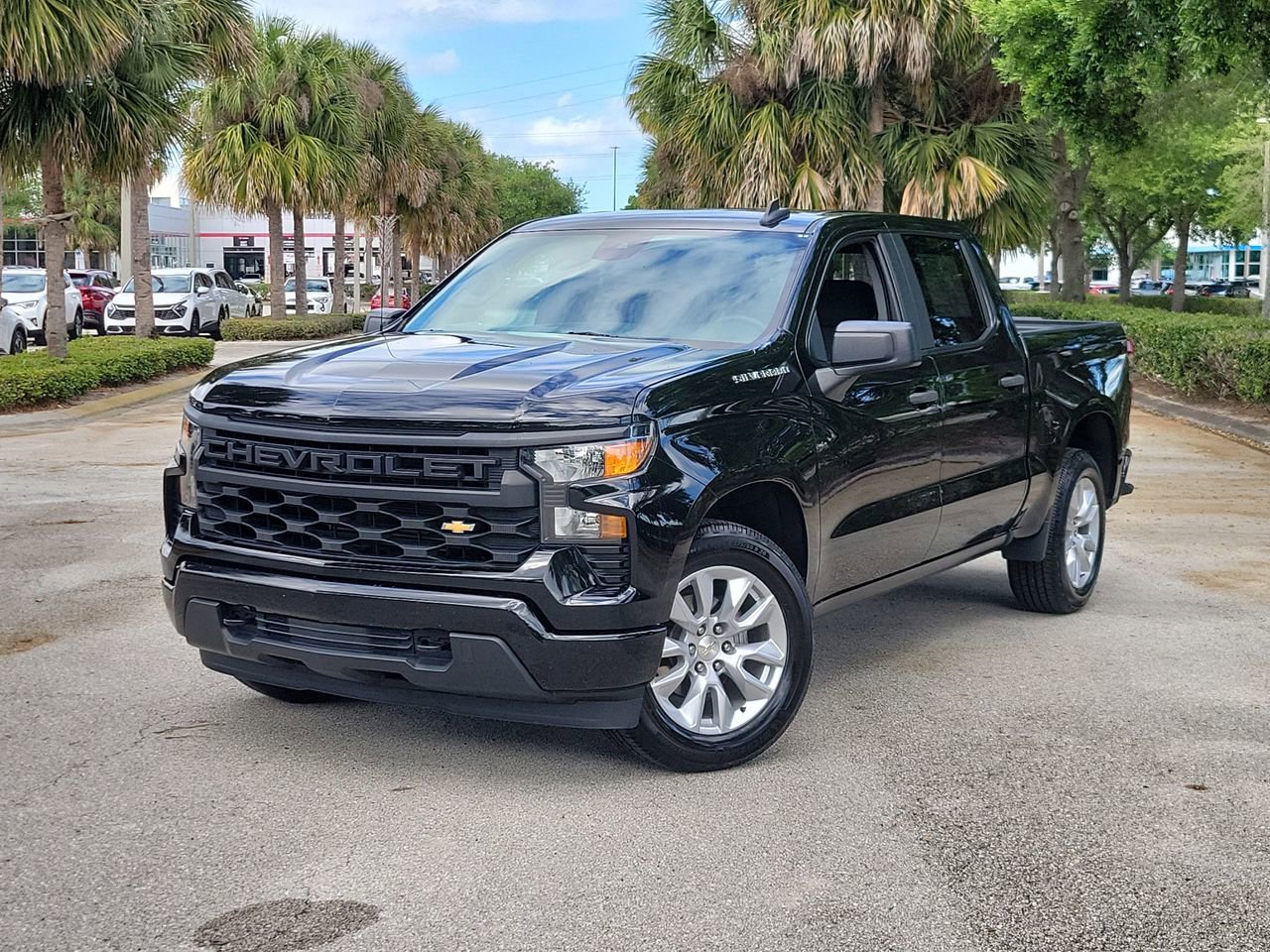 Used 2023 Chevrolet Silverado 1500 Custom image 1